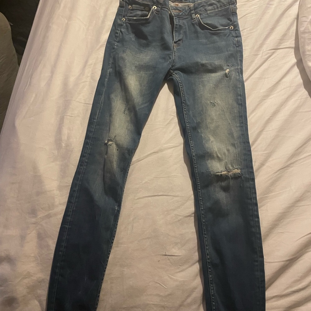 Ripped light jeans. Perfect condition